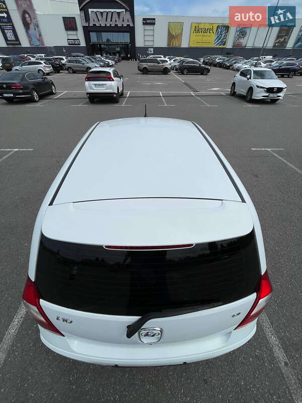 Хэтчбек Hyundai i10 2013 в Киеве