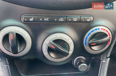 Хэтчбек Hyundai i10 2013 в 