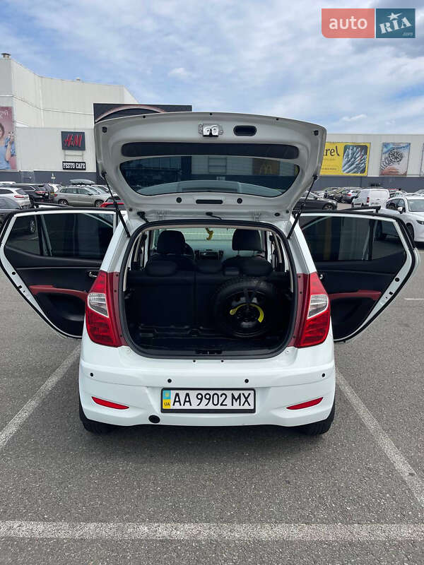 Хэтчбек Hyundai i10 2013 в Киеве