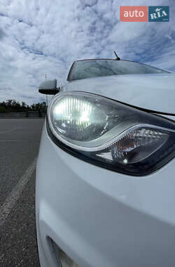 Хэтчбек Hyundai i10 2013 в 