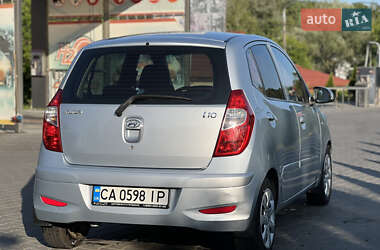 Хэтчбек Hyundai i10 2012 в 