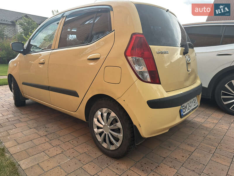 Хэтчбек Hyundai i10 2010 в Киеве