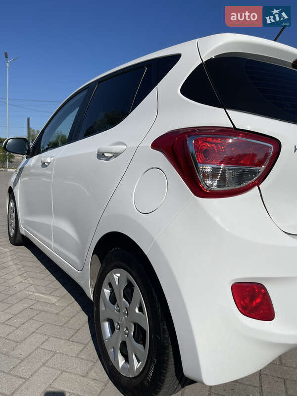 Хетчбек Hyundai i10 2014 в Запоріжжі