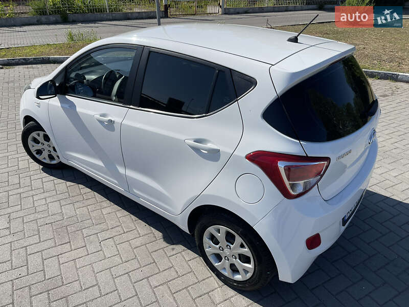 Хетчбек Hyundai i10 2014 в Запоріжжі