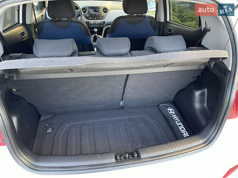 Хетчбек Hyundai i10 2014 в Запоріжжі
