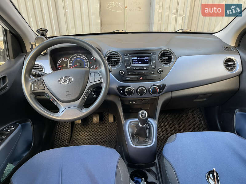 Хетчбек Hyundai i10 2014 в Запоріжжі
