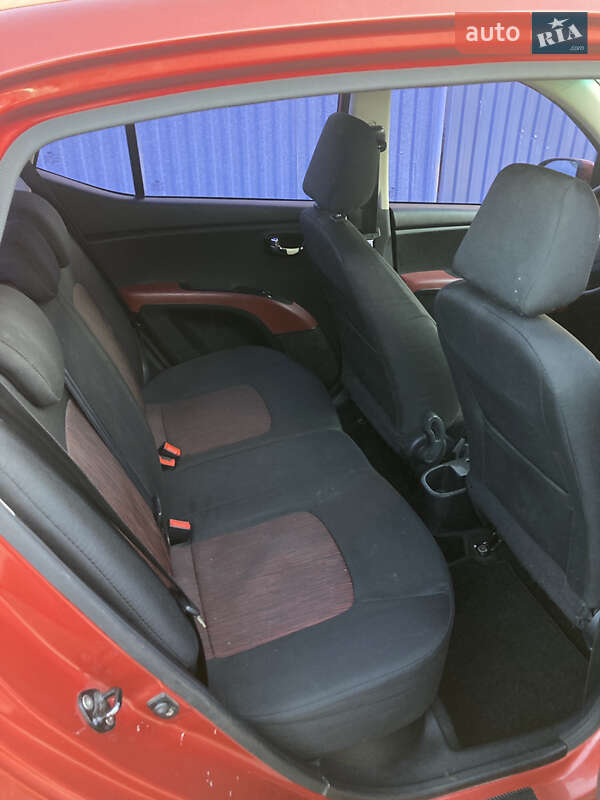 Хетчбек Hyundai i10 2012 в Миколаєві