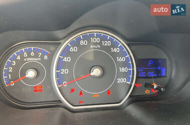 Хэтчбек Hyundai i10 2011 в 