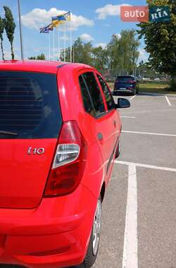 Хэтчбек Hyundai i10 2011 в 