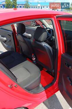 Хэтчбек Hyundai i10 2011 в 