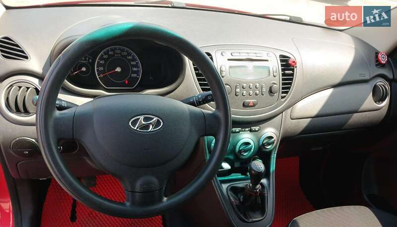 Хэтчбек Hyundai i10 2011 в Житомире
