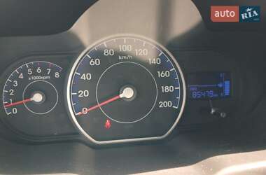 Хэтчбек Hyundai i10 2011 в 
