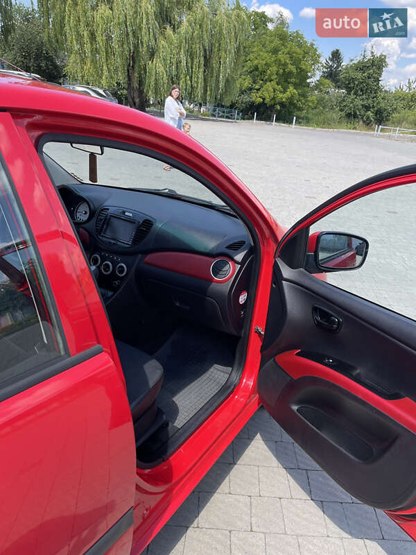 Хетчбек Hyundai i10 2008 в Володимирі