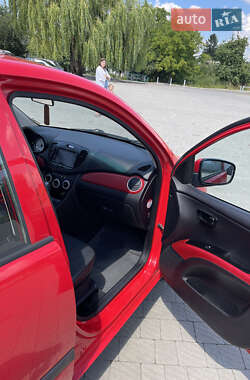 Хетчбек Hyundai i10 2008 в 