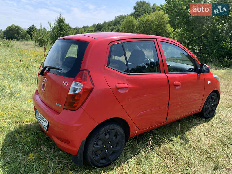 Хэтчбек Hyundai i10 2011 в Малине