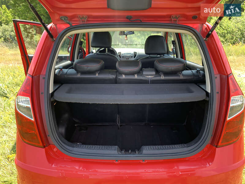 Хэтчбек Hyundai i10 2011 в Малине