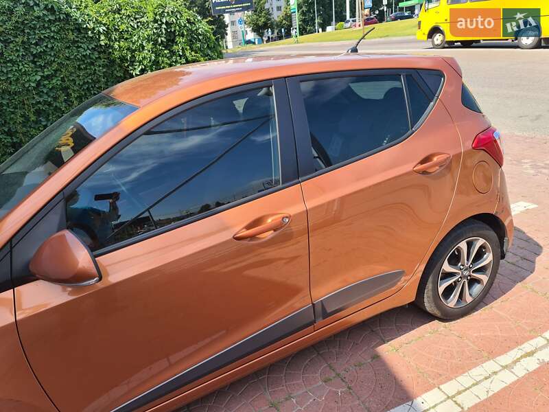 Хэтчбек Hyundai i10 2014 в Боярке