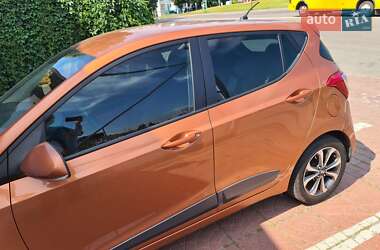 Хэтчбек Hyundai i10 2014 в 