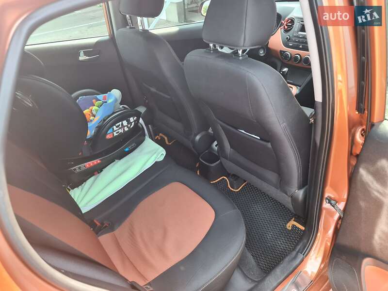 Хэтчбек Hyundai i10 2014 в Боярке