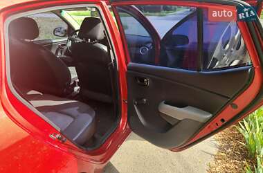 Хэтчбек Hyundai i10 2013 в 
