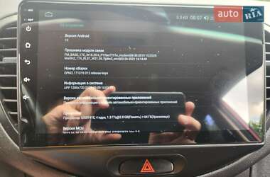 Хэтчбек Hyundai i10 2013 в 