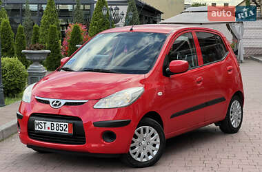 Хэтчбек Hyundai i10 2010 в 