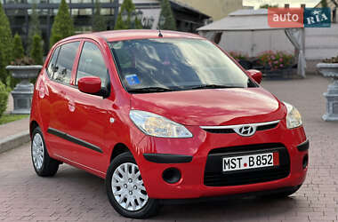 Хэтчбек Hyundai i10 2010 в 