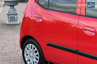 Хэтчбек Hyundai i10 2010 в 
