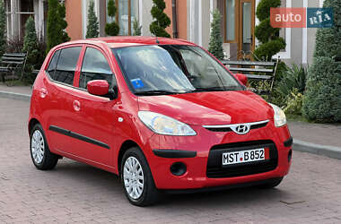 Хэтчбек Hyundai i10 2010 в 