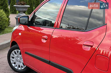 Хэтчбек Hyundai i10 2010 в 