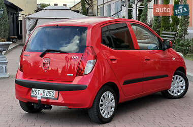 Хэтчбек Hyundai i10 2010 в 
