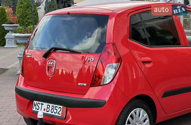 Хэтчбек Hyundai i10 2010 в 