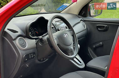 Хэтчбек Hyundai i10 2010 в 