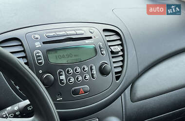 Хэтчбек Hyundai i10 2010 в 
