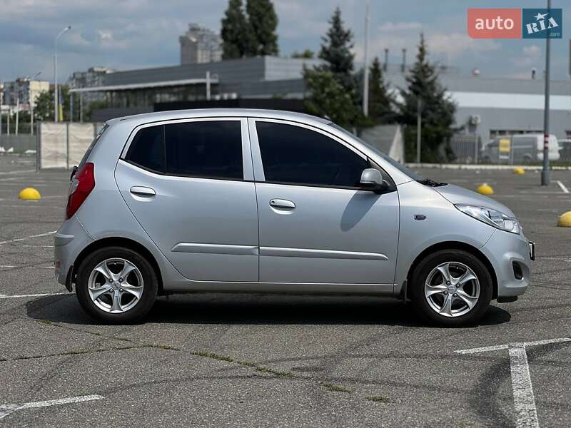 Хэтчбек Hyundai i10 2013 в Софиевской Борщаговке