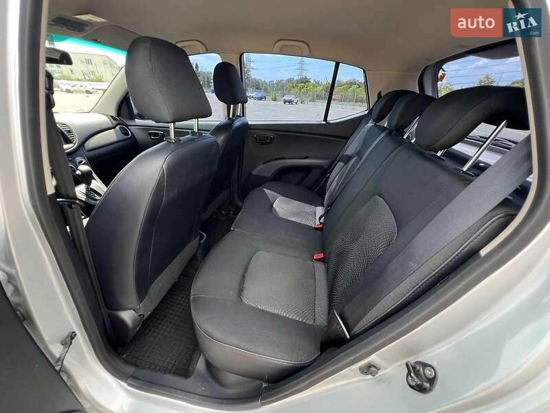 Хэтчбек Hyundai i10 2013 в Софиевской Борщаговке