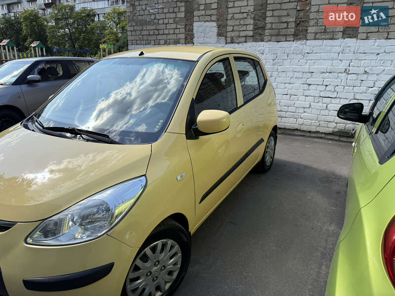 Хэтчбек Hyundai i10 2008 в Киеве