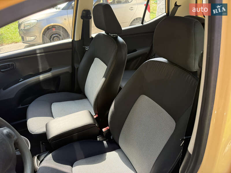 Хэтчбек Hyundai i10 2008 в Киеве