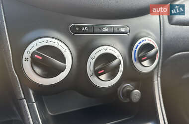 Хэтчбек Hyundai i10 2009 в 