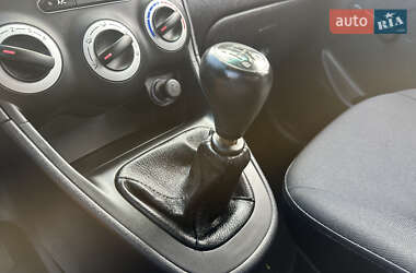 Хэтчбек Hyundai i10 2009 в 