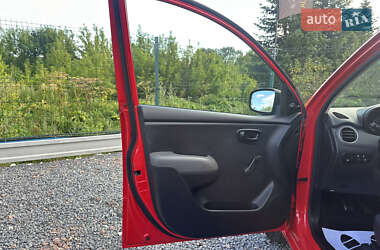 Хэтчбек Hyundai i10 2009 в 
