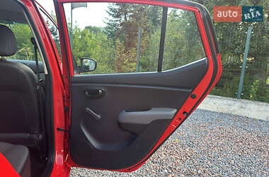 Хэтчбек Hyundai i10 2009 в 