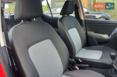 Хэтчбек Hyundai i10 2009 в 