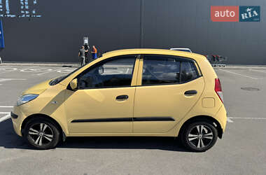 Хэтчбек Hyundai i10 2009 в 