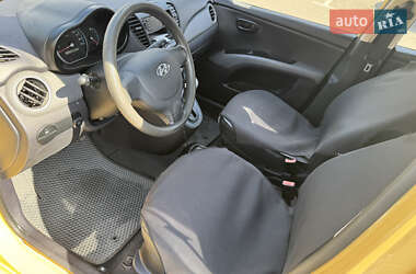 Хэтчбек Hyundai i10 2009 в 