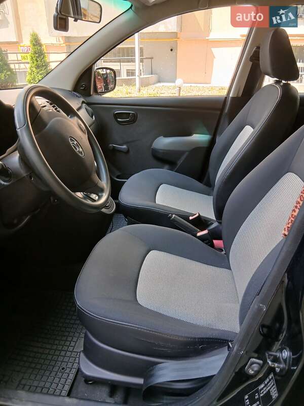 Хэтчбек Hyundai i10 2009 в Львове