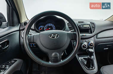 Хэтчбек Hyundai i10 2012 в 