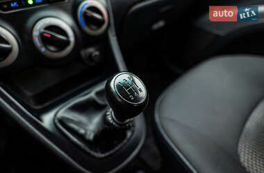 Хэтчбек Hyundai i10 2012 в 