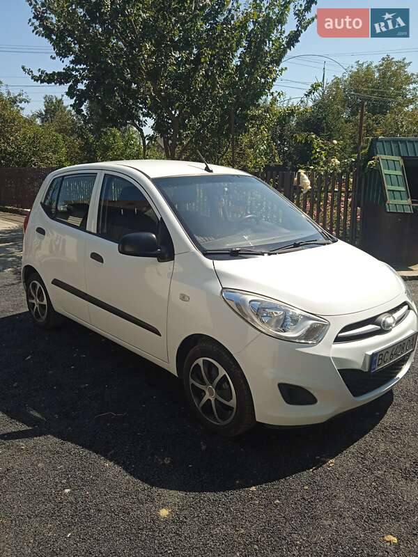 Хэтчбек Hyundai i10 2013 в Самборе фото 3 Хэтчбек Hyundai i10 2013 в Самборе