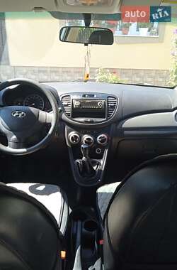 Хэтчбек Hyundai i10 2013 в 